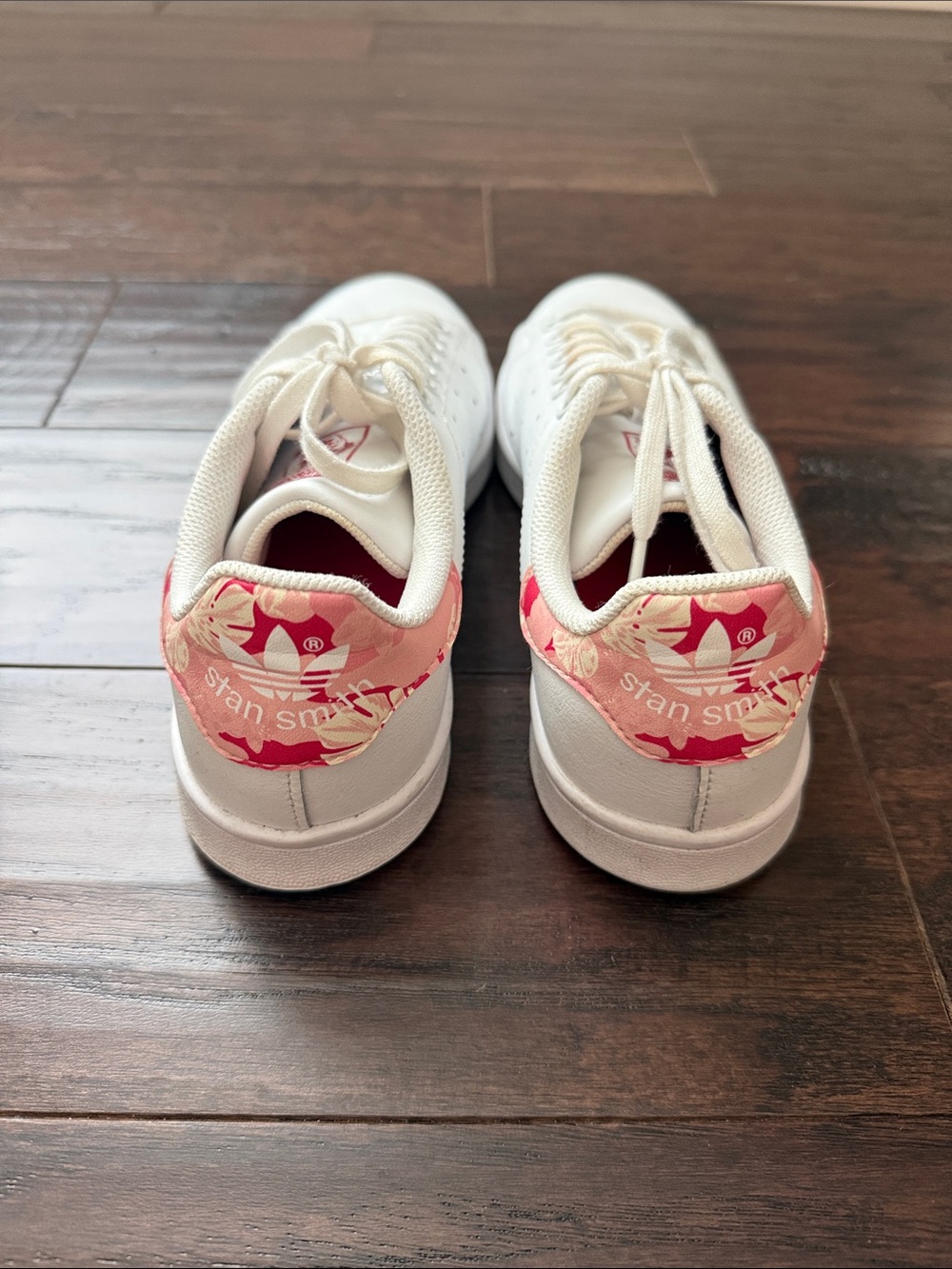 Adidas Stan Smith Boys 5.5 White Sneakers Pink Heel Tab Women’s 7.5 Equivalent - Picture 5 of 6